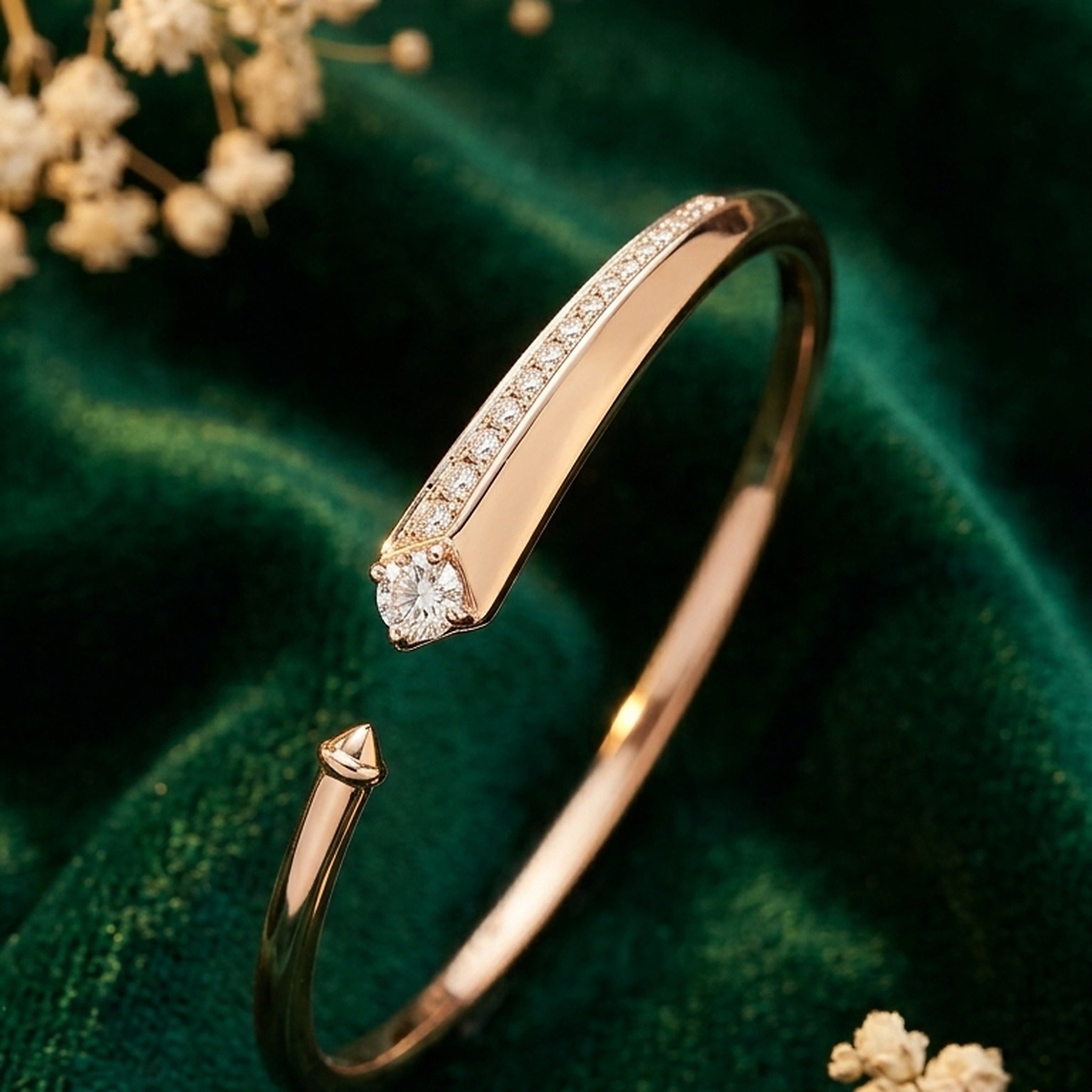Élan Minimal Open Natural Diamond Bangle